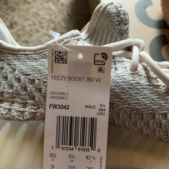 YEEZY V2 CITRIN - Picture 5 of 6